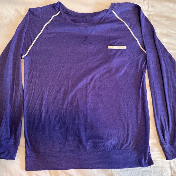 Lululemon Weightless Crew - Picture 1 of 3